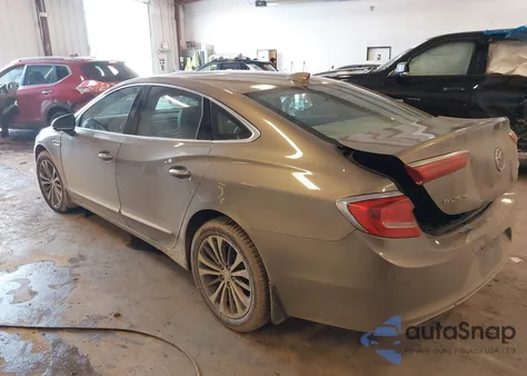 2017 Buick Lacrosse Essence z USA, uszkodzony, nr VIN 1G4ZP5SS8HU148637